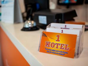 Certifikát, hodnocení, plakát nebo jiný dokument vystavený v ubytování 1 Hotel Taman Connaught