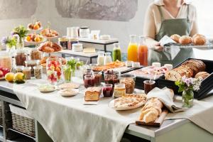 Opsi sarapan yang tersedia untuk tamu di Villa Servais