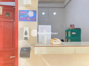 Galeriebild der Unterkunft Homestay Tirtasari Pinrang City Center Mitra RedDoorz in Pinrang