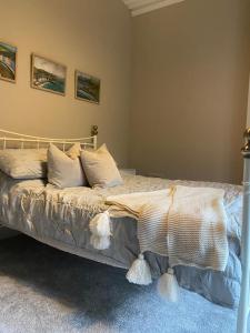 Postel nebo postele na pokoji v ubytování Lan Y Môr 4 Aberystwyth