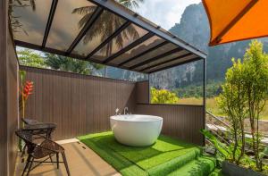 Un baño de Aonang Paradise Resort Krabi