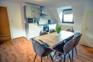 Kuchyň nebo kuchyňský kout v ubytování Rheinterrasse Wohnung 2