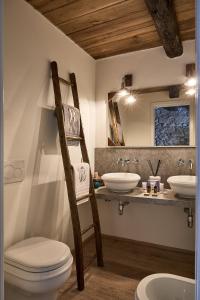 Bilik mandi di Bolgheri Wine Suite