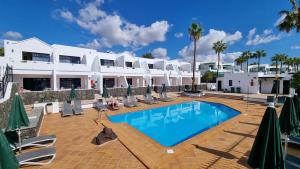 a view of the pool at the resort at Princesa Ico in Puerto del Carmen