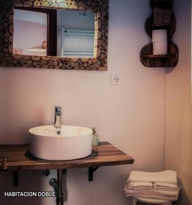 Hostal Rural Sant Climent tesisinde bir banyo