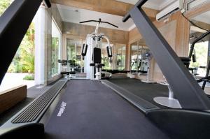 Fitness centrum a/nebo fitness zařízení v ubytování Terrace Hotel