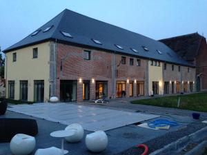 Hoone, kus armuhotell asub