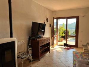 Μια τηλεόραση ή/και κέντρο ψυχαγωγίας στο Villetta L'affaccio sul mare
