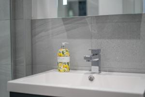 Galeriebild der Unterkunft Mill Road Apartment First Floor in Crawley