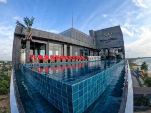 Bazén v ubytování Regal Réseau Hotel & Spa nebo v jeho okolí