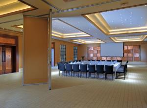 Zona business o sala conferenze di Constance Ephelia