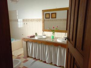 Ένα μπάνιο στο Aproveite o sabor do Alentejo +81 φωτογραφίες