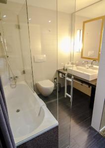 Kupatilo u objektu Post Hotel Weggis