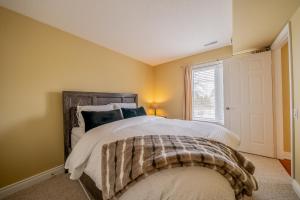 En eller flere senge i et værelse på Luxurious Sierra Lane Escape