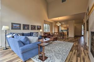 Cozy Redmond Townhome with Heated Pool Access!