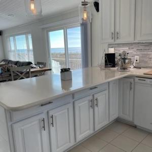 Kuchyň nebo kuchyňský kout v ubytování Meant To Be home