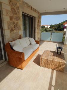 A seating area at Villa Unique