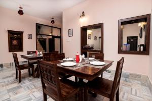 A restaurant or other place to eat at Hamir Villa - A Boutique Stay