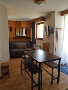 Kuchyň nebo kuchyňský kout v ubytování L'Après-ski Chamrousse 1700