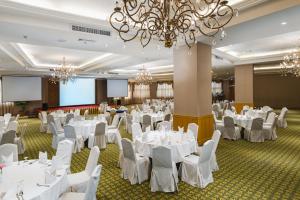 Restaurace v ubytování Jomtien Palm Beach Hotel and Resort + 37 fotografií