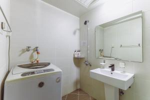 Koupelna v ubytování Residence Hotel Blue Ocean View + 37 fotografií