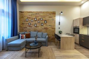 Kuchyňa alebo kuchynka v ubytovaní E12 Boutique Apartments