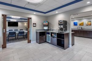 Imagen de la galería de Comfort Suites St Louis - Sunset Hills, en Saint Louis