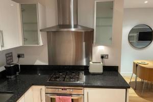 Contemporary 1 Bedroom Apartment in East London