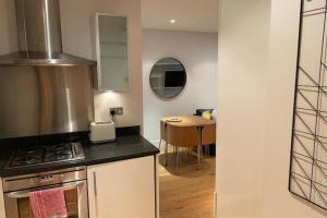 Contemporary 1 Bedroom Apartment in East London