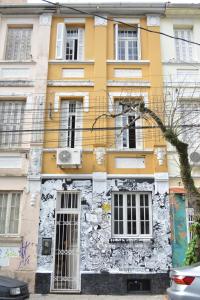 O edifício em que a casa de hóspedes se localiza