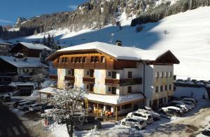 Foto dalla galleria di Crëp Sella a Colfosco