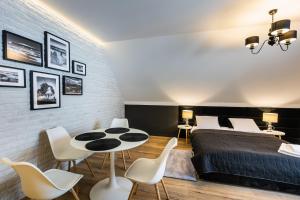 Ein Sitzbereich in der Unterkunft Przystanek Babia Apartamenty