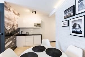 Küche/Küchenzeile in der Unterkunft Przystanek Babia Apartamenty