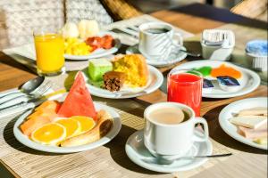 Comida no hotel ou em algum lugar perto