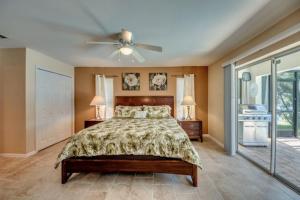 En eller flere senge i et værelse på Villa Florida Vacation + 18 billeder