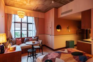 Posezení v ubytování room2 London Chiswick Hometel