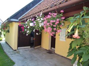 The building in which the holiday home is located