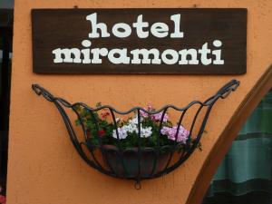 Certificado, premio, señal o documento que está expuesto en Albergo Miramonti Dependance