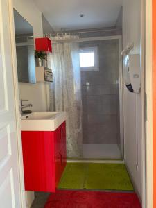Ванна кімната в La maison du poulailler
