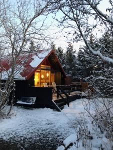 Kış mevsiminde Bard Cottage