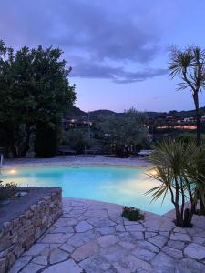 The swimming pool at or close to Relais San Sebastiano
