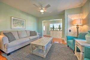 Photo de la galerie de l'établissement St Joseph Family Home Less Than 1 Mi to Silver Beach, à Saint Joseph