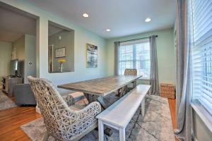 Photo de la galerie de l'établissement St Joseph Family Home Less Than 1 Mi to Silver Beach, à Saint Joseph 34 autres photos