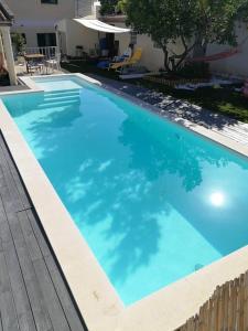 Swimmingpoolen hos eller tæt på Mata Beach Caparica