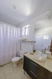 Colorado Apart Hotel tesisinde bir banyo