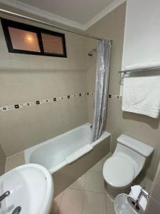 A bathroom at Hotel Plaza Monte Carlo