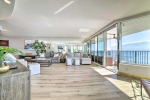Istumisnurk majutusasutuses Luxurious Maui Getaway with Panoramic Ocean Views!