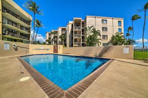 Bazén v ubytování Luxurious Maui Getaway with Panoramic Ocean Views! nebo v jeho okolí