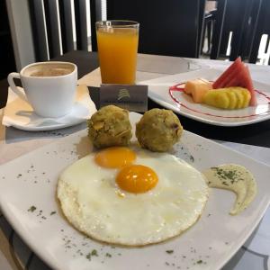 אפשרויות ארוחת הבוקר המוצעות לאורחים ב-Hotel Plaza Monte Carlo