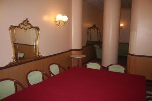 Voodi või voodid majutusasutuse Albert Hotel toas